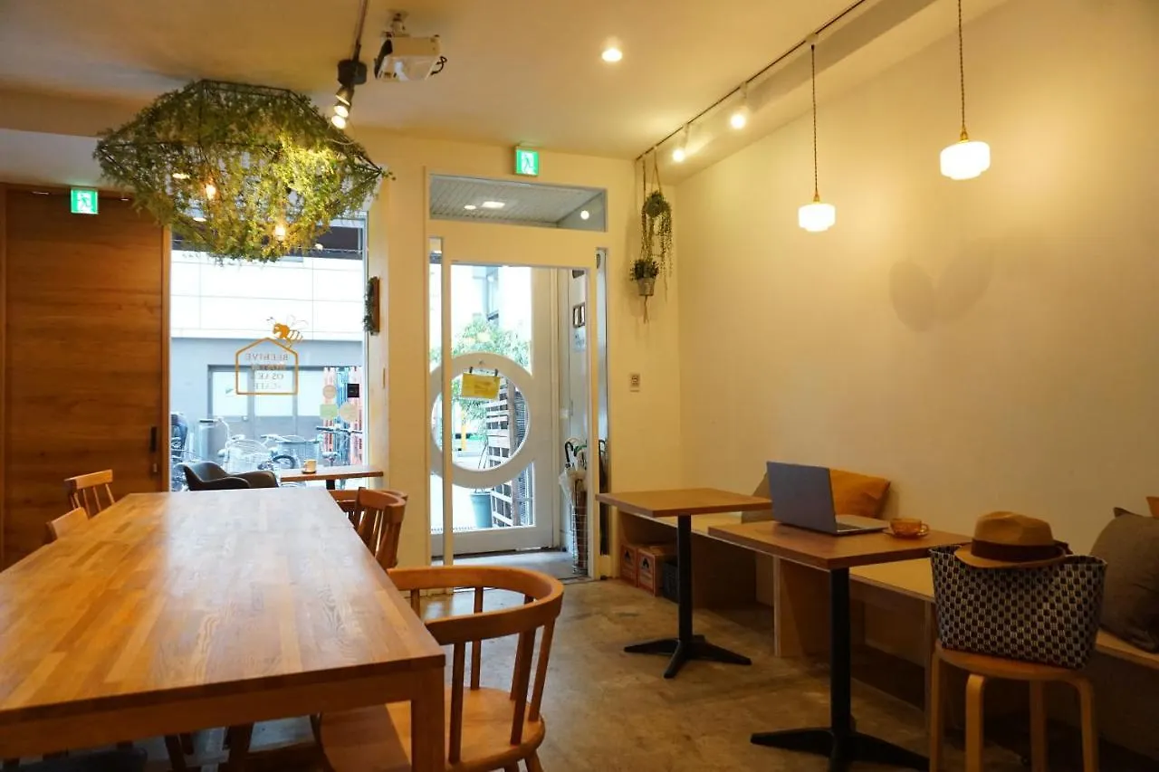 Beehive Hostel Osaka Guest house