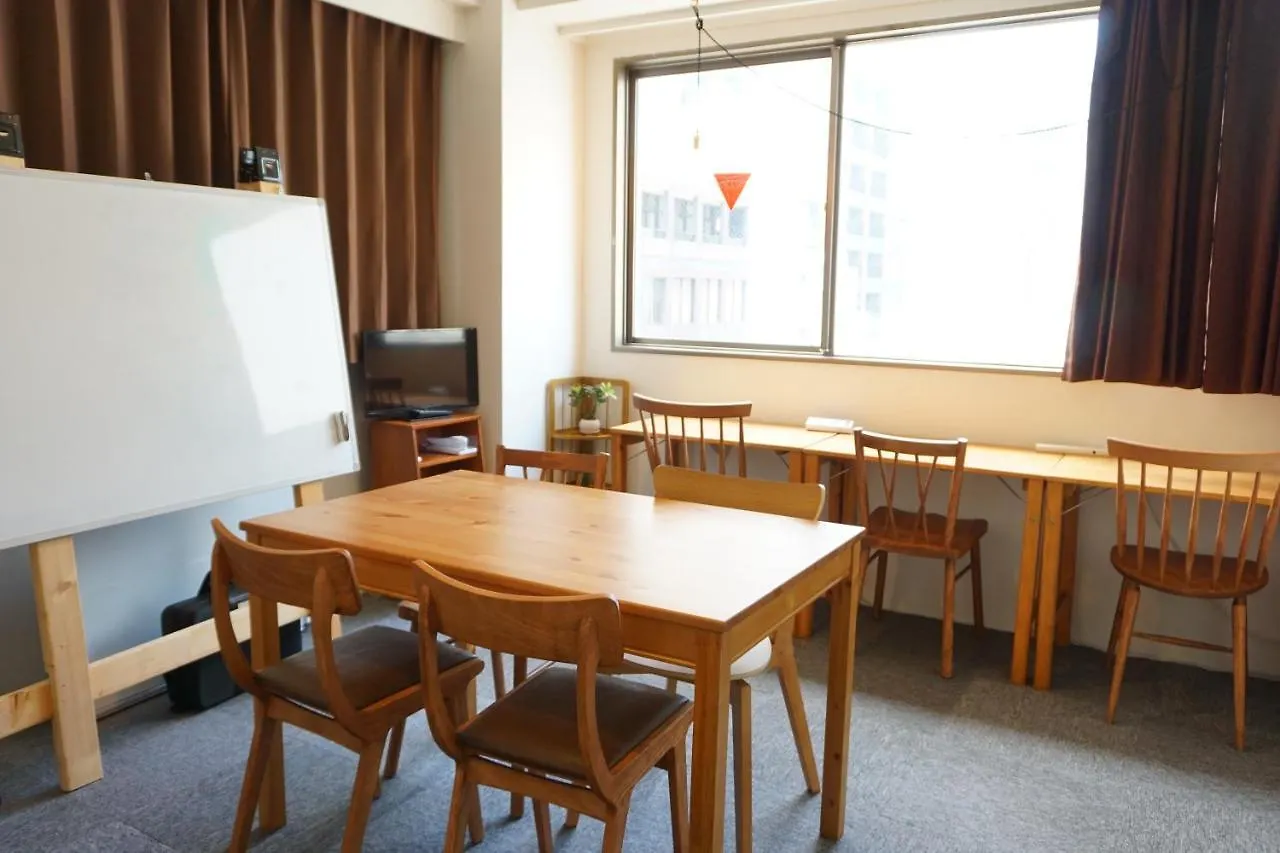 Beehive Hostel Osaka Guest house