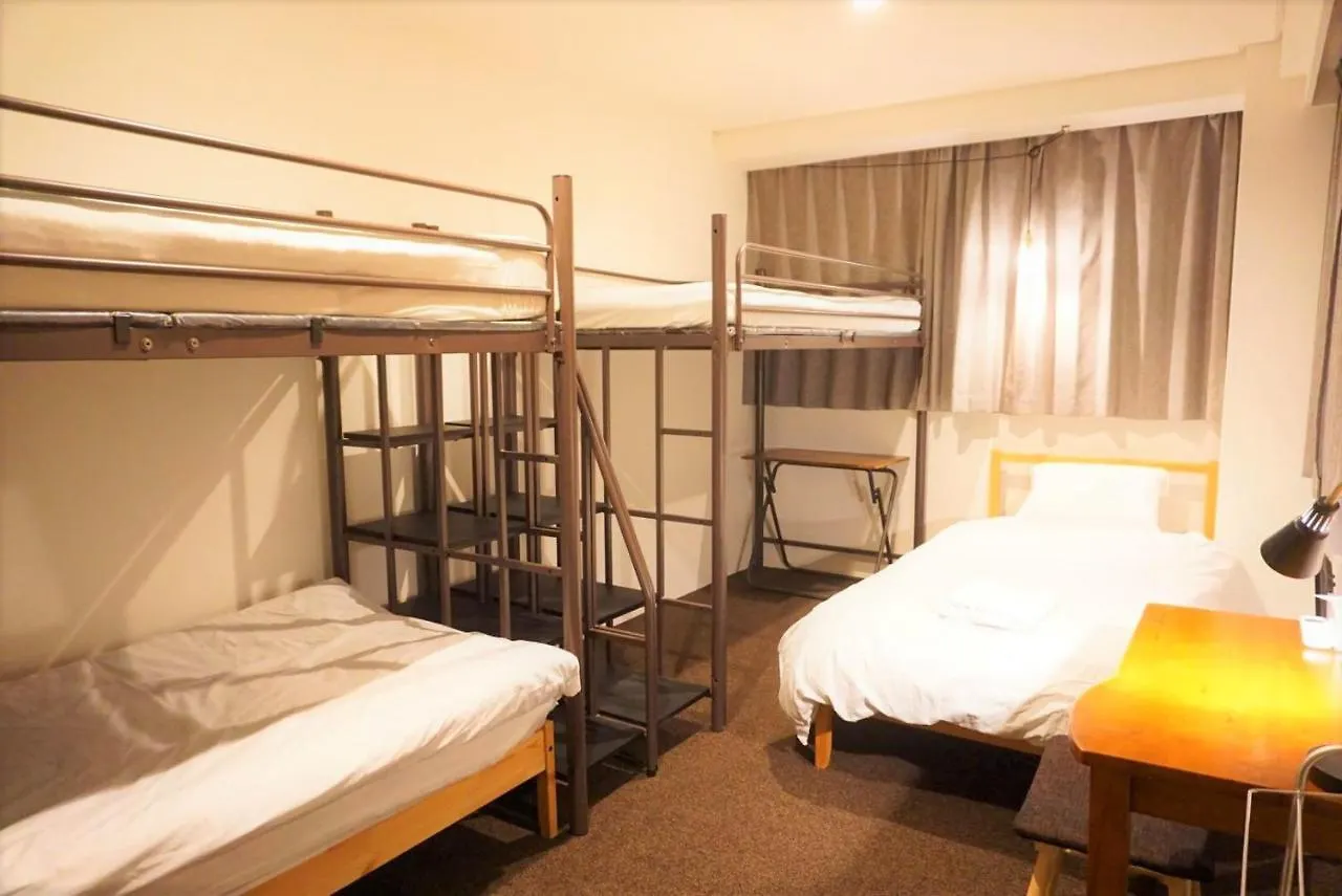 Beehive Hostel Osaka Guest house