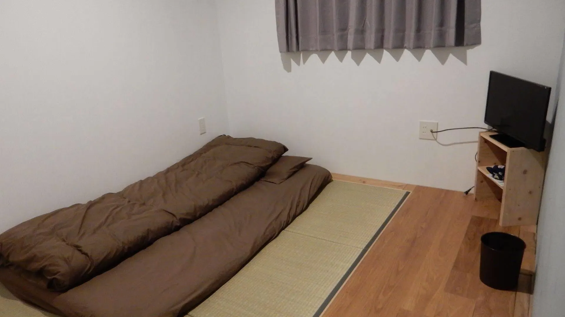 Beehive Hostel Osaka 0*,  Japan