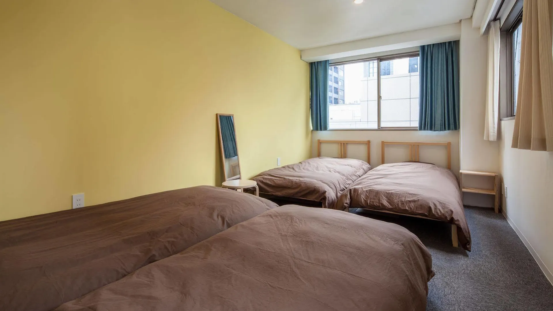 Beehive Hostel Osaka Guest house