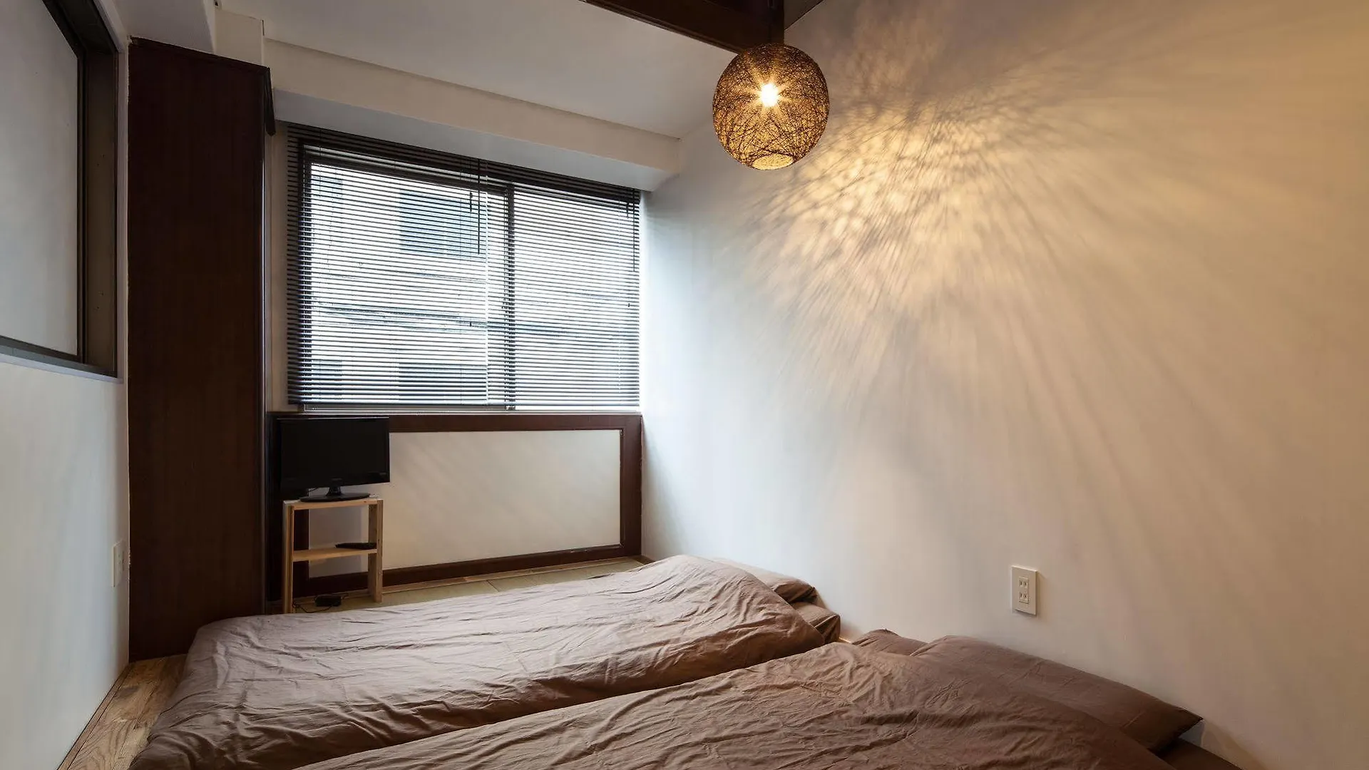 Beehive Hostel Osaka