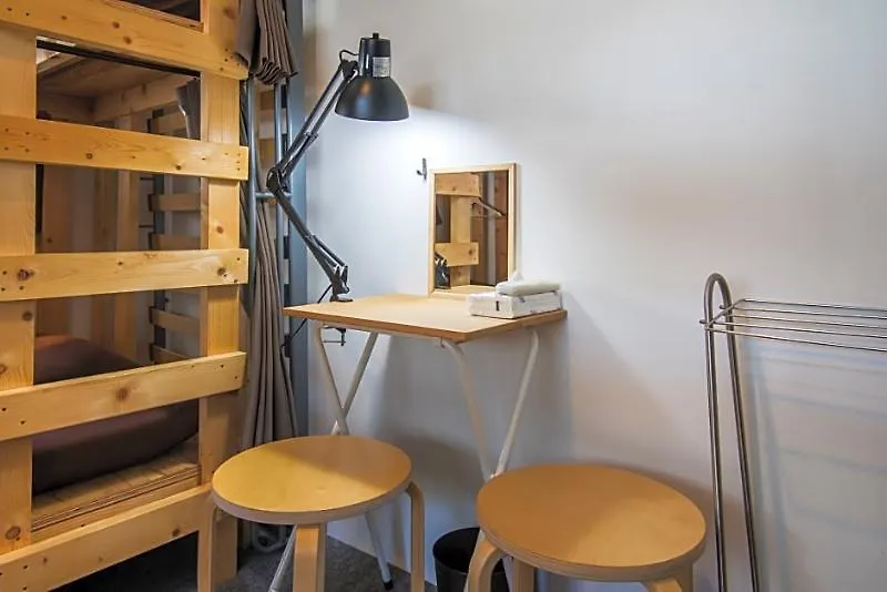 Beehive Hostel Osaka 0*,  Japan