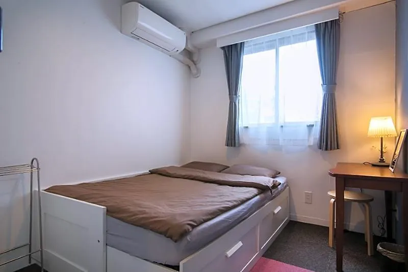 Beehive Hostel Osaka Guest house